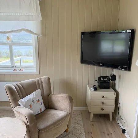 Det Gamle Huset I Oksfjordhamn Feriehus *