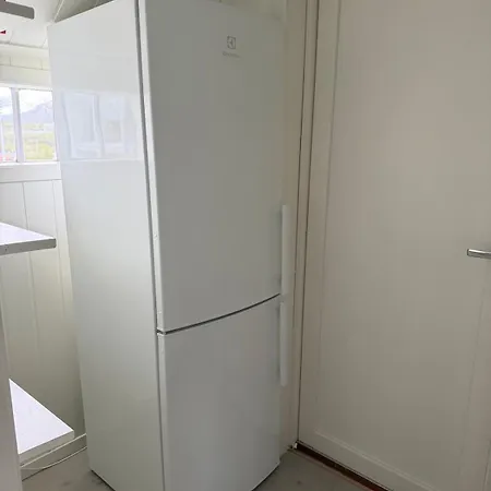 Det Gamle Huset I Oksfjordhamn Sandelva